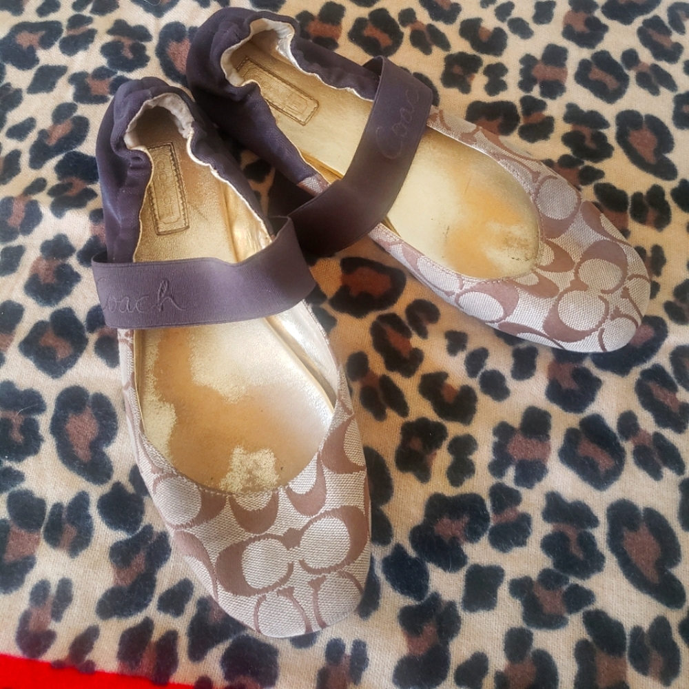 Womens coach ballerina shoes w/front strap